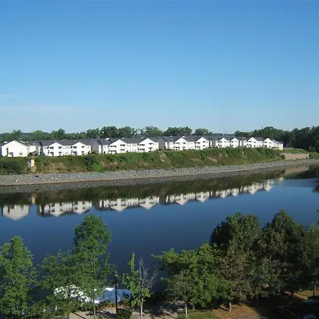 Execustay At Rivers Edge